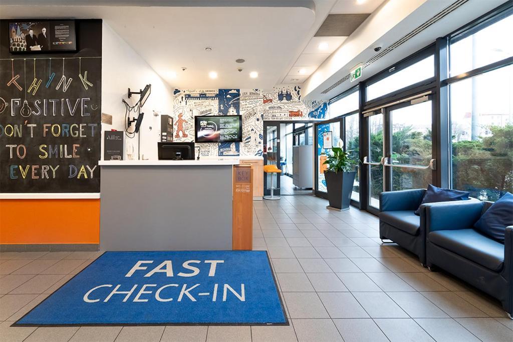 Ibis Budget Krakow Bronowice ภายนอก รูปภาพ